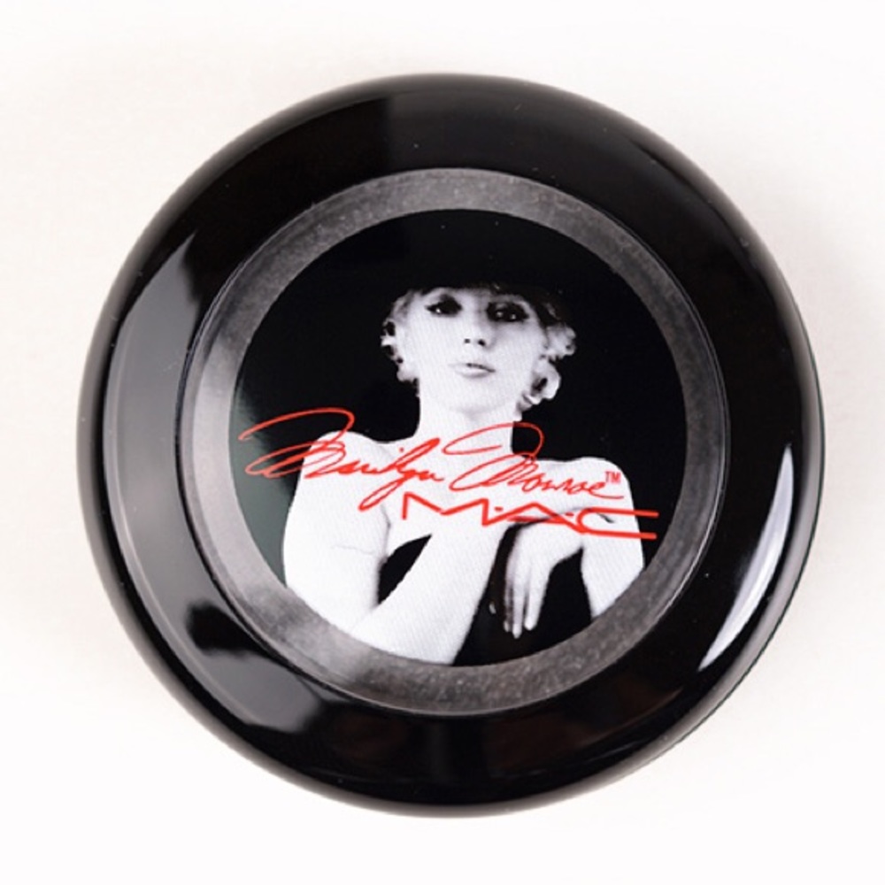 MAC Silver Screen Eyeshadow